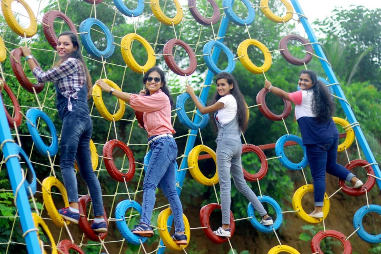 Rejoice Otel Vadodara Dış mekan fotoğraf